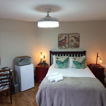 Woodleigh Guest Lodge Ист-Лондон Экстерьер фото
